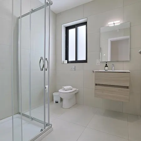 Апартаменты Swieqi Malaika New 4 Is-Swieqi