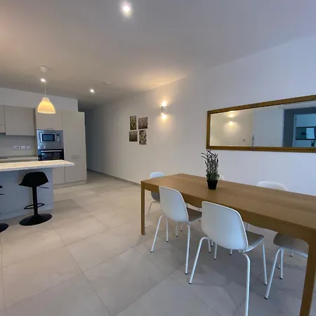 Swieqi Malaika New 4 *