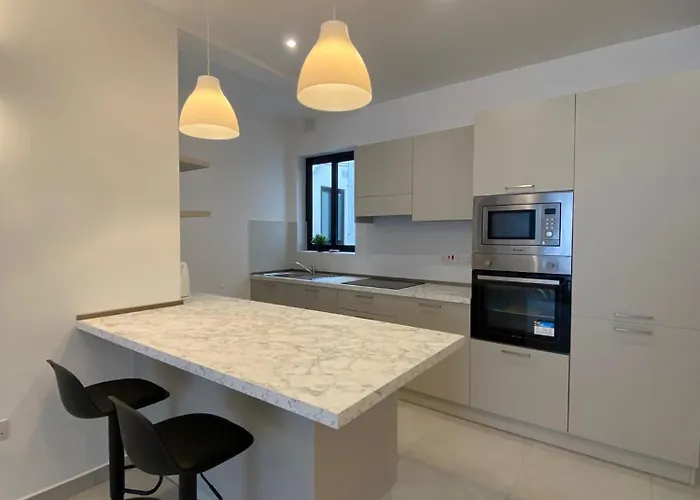 Swieqi Malaika New 4 *